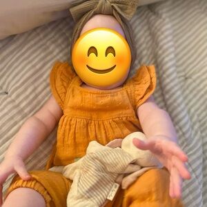 3-6 month girls Cat & Jack Baby ruffle sleeve mustard romper